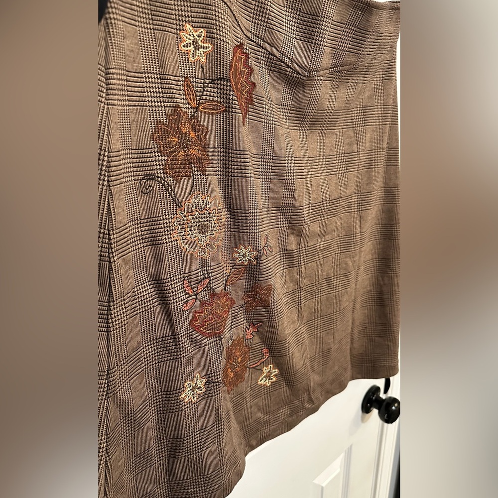 Cute Mini Houndstooth Embroidered Skirt for Fall